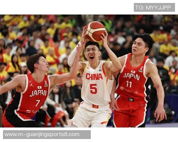 中国男子足球队奋力拼搏展现风采力争亚洲杯佳绩再创辉煌